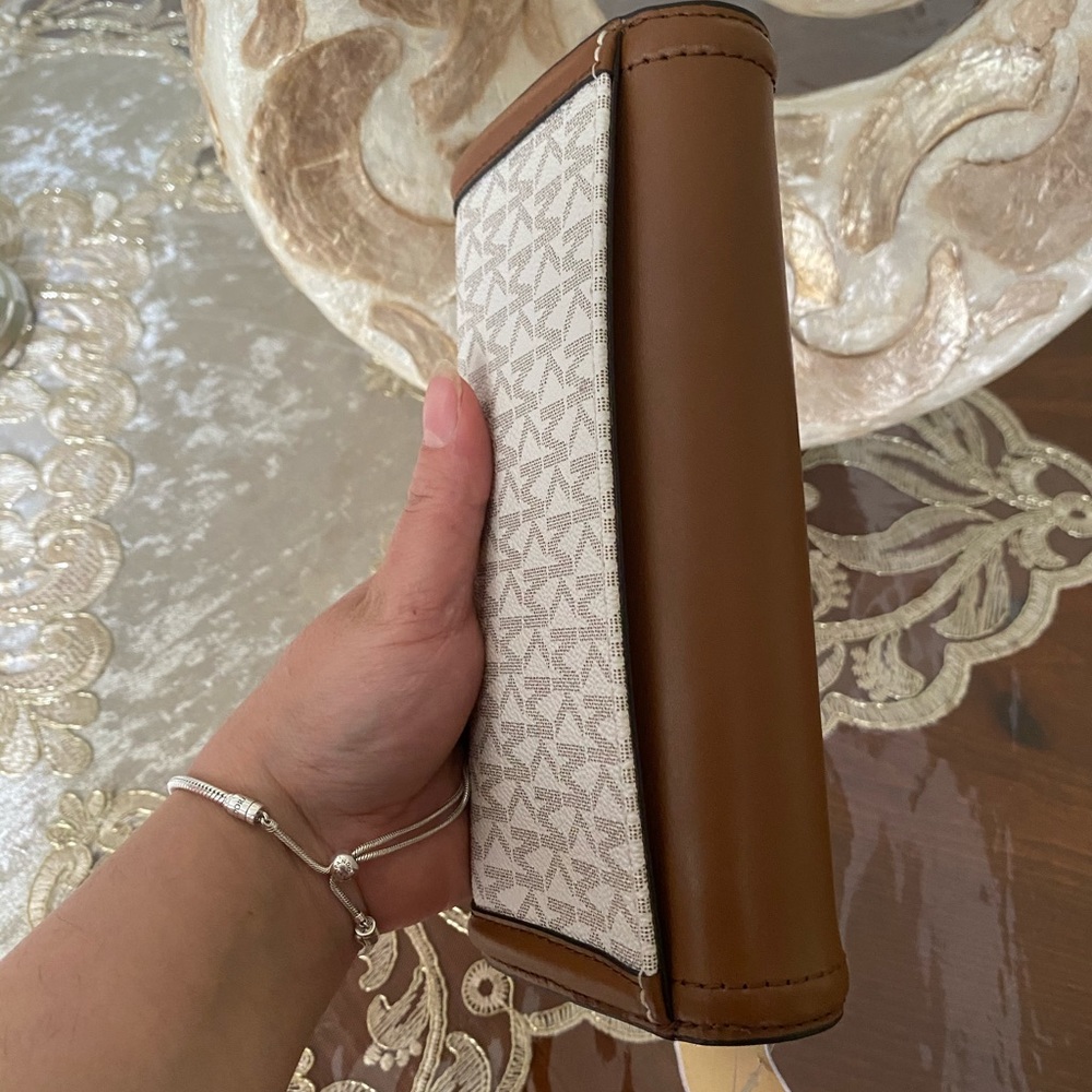 Michael Kors Fulton wallet - Picture 14 of 16